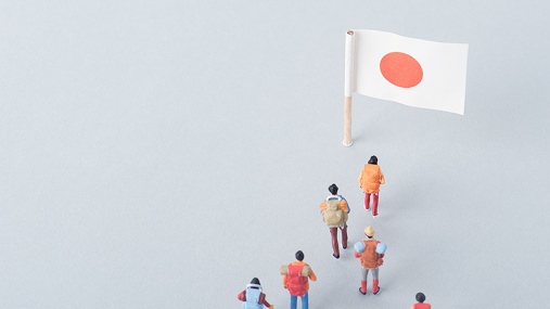 日本を目指す人々